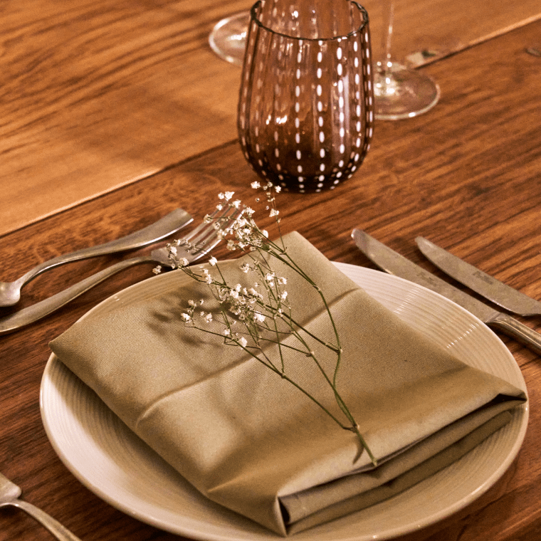 Chestnut Place Setting 