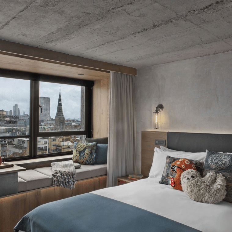 Skyline King room with window nook and view of London